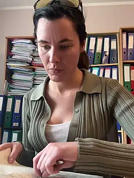 Snapshot of Sara_darling chatting on 12, 3, 2025 Sara darling online show from 12, 3, 2025