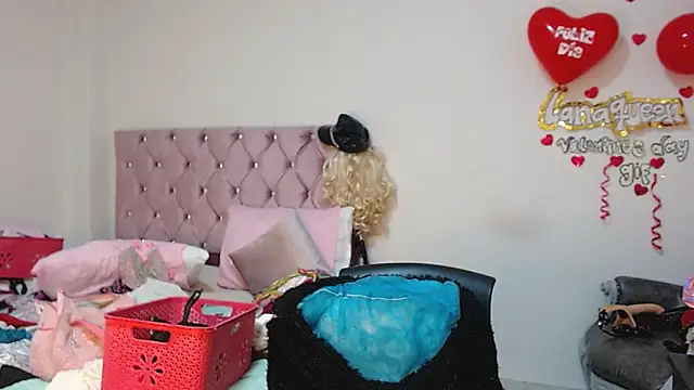 lanaqueen699 online show from 1, 3, 2025