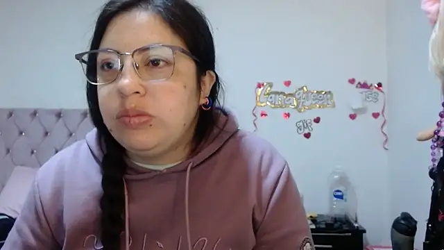 lanaqueen699 online show from 17, 4, 2026