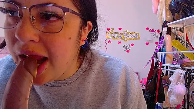 lanaqueen699 online show from 4, 6, 2026