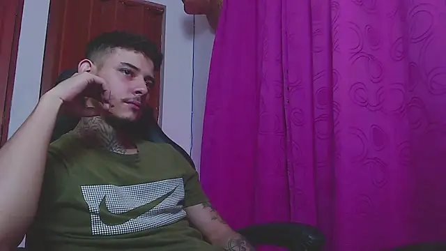 Snapshot of Ceder-Calistenes chatting on 23, 11, 2025 Ceder-Calistenes online show from 23, 11, 2025