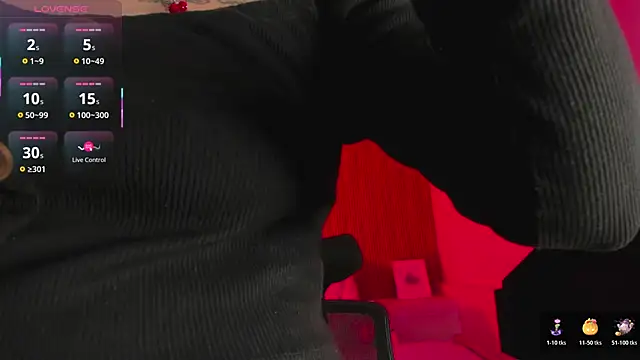 Snapshot of Melany_Luv chatting on 8, 11, 2025 Melany Luv online show from 8, 11, 2025