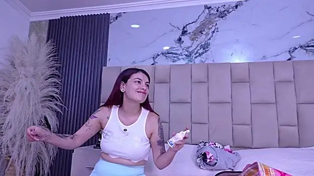 Snapshot of Melany_Luv chatting on 5, 6, 2026 Melany Luv online show from 5, 6, 2026