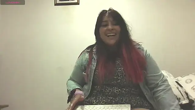 Snapshot of amydeepqueen chatting on 26, 2, 2025 amydeepqueen online show from 26, 2, 2025