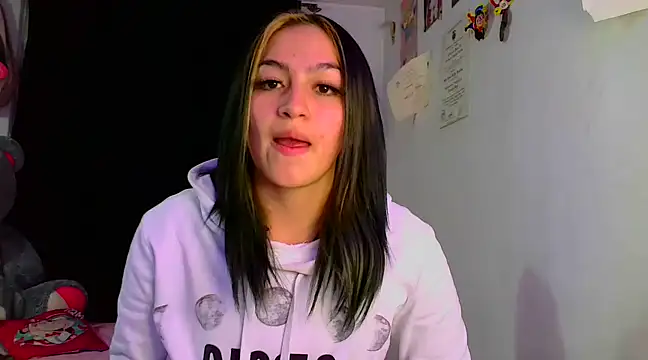 Snapshot of lucycherry__ chatting on 11, 12, 2024 lucycherry   online show from 11, 12, 2024