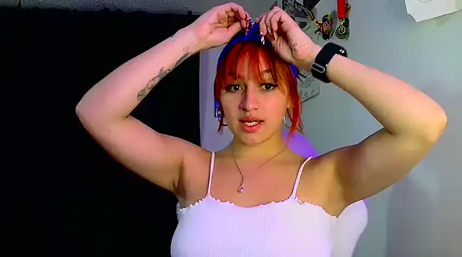 Snapshot of lucycherry__ chatting on 4, 2, 2025 lucycherry   online show from 4, 2, 2025
