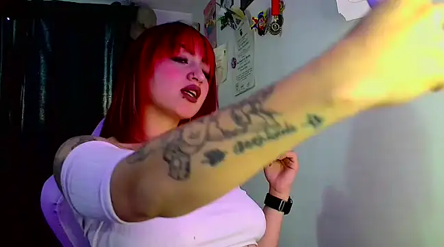 Snapshot of lucycherry__ chatting on 10, 2, 2025 lucycherry   online show from 10, 2, 2025