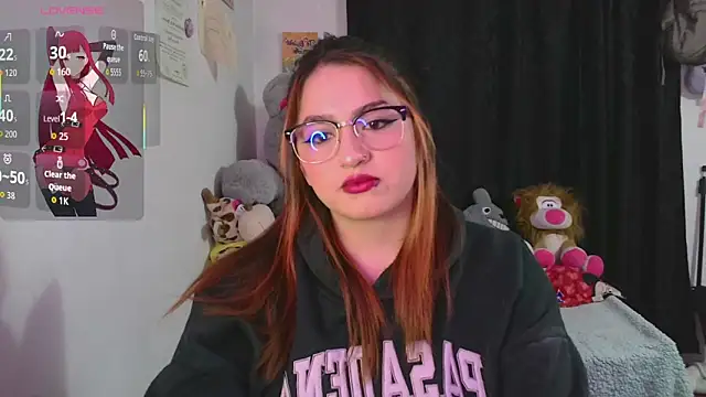 Snapshot of lucycherry__ chatting on 17, 9, 2025 lucycherry   online show from 17, 9, 2025