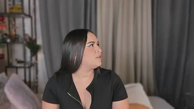 Snapshot of lynda_west chatting on 25, 11, 2025 lynda west online show from 25, 11, 2025