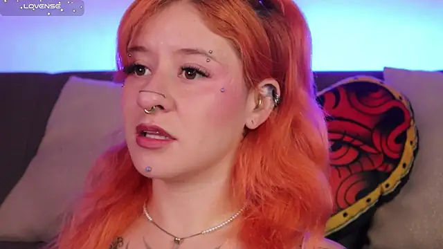 Snapshot of Daarlene chatting on 10, 11, 2025 Daarlene online show from 10, 11, 2025