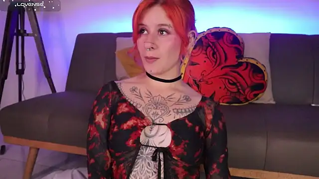 Snapshot of Daarlene chatting on 4, 12, 2025 Daarlene online show from 4, 12, 2025