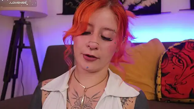 Snapshot of Daarlene chatting on 4, 12, 2025 Daarlene online show from 4, 12, 2025