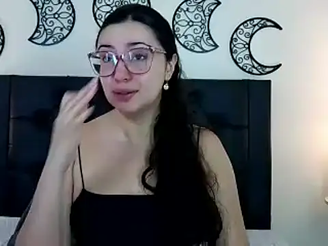 Snapshot of EvoletFMK chatting on 5, 2, 2026 EvoletFMK online show from 5, 2, 2026