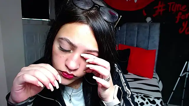 Violettasquirt online show from 24, 3, 2026