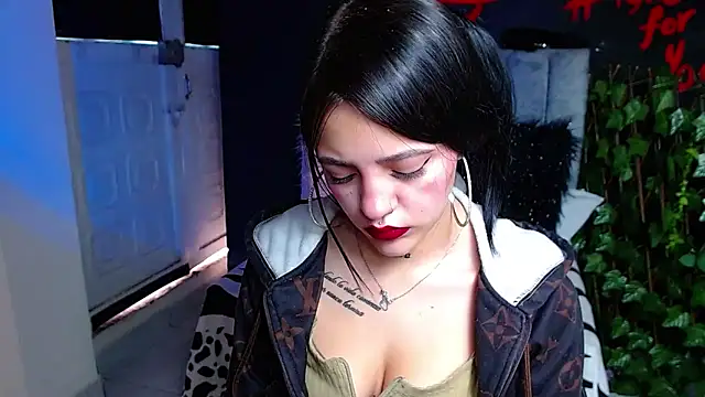 Snapshot of Violettasquirt chatting on 18, 4, 2026 Violettasquirt online show from 18, 4, 2026