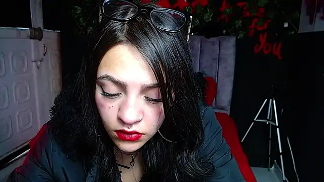 Snapshot of Violettasquirt chatting on 7, 5, 2026 Violettasquirt online show from 7, 5, 2026