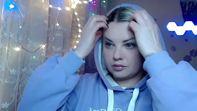 JewellKiss7 online show from 4, 2, 2026