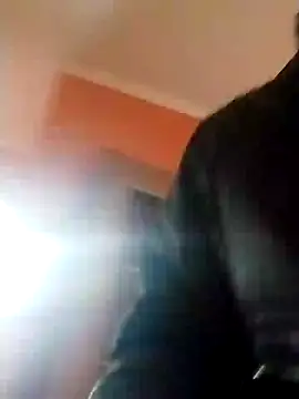 Pineapple04 online show from 6, 3, 2025