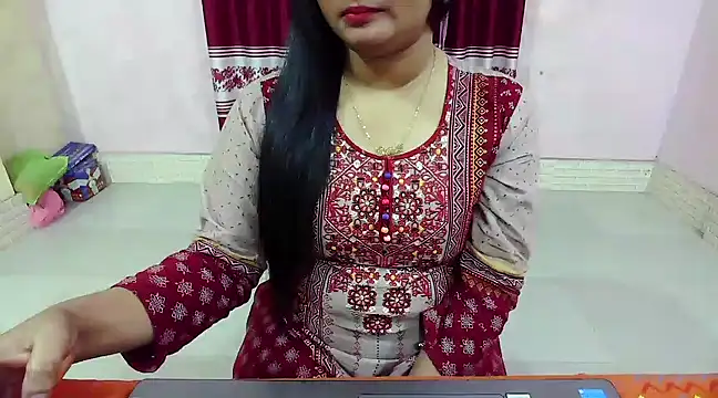 Snapshot of LovelyRose69 chatting on 5, 1, 2025 LovelyRose69 online show from 5, 1, 2025