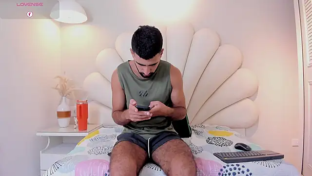 Ethan  Walker online show from 17, 4, 2026