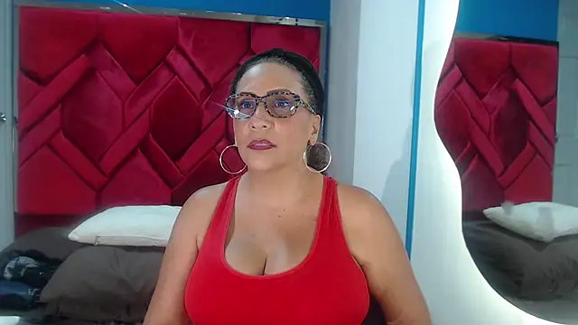 Snapshot of EvaMills1 chatting on 3, 2, 2025 EvaMills1 online show from 3, 2, 2025