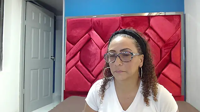 Snapshot of EvaMills1 chatting on 12, 2, 2025 EvaMills1 online show from 12, 2, 2025