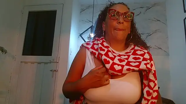 Snapshot of EvaMills1 chatting on 15, 9, 2025 EvaMills1 online show from 15, 9, 2025