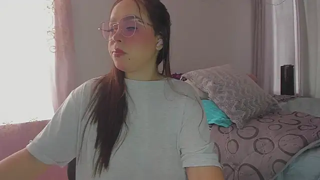Snapshot of HARLEYNAPIER chatting on 27, 4, 2026 HARLEYNAPIER online show from 27, 4, 2026