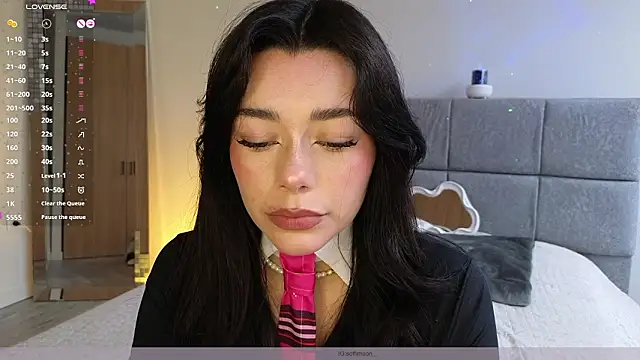 Soffimoon  online show from 17, 3, 2026