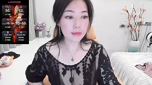 Snapshot of Crystal_Wings chatting on 10, 9, 2025 Crystal Wings online show from 10, 9, 2025