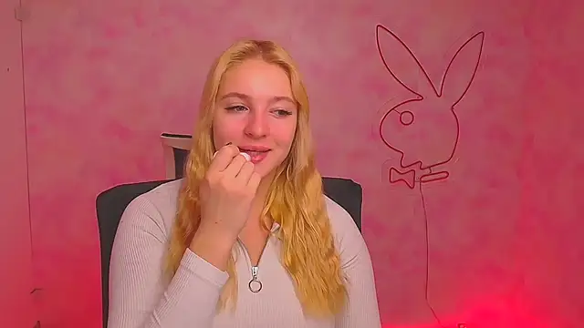Snapshot of Milka_kiss_ chatting on 8, 12, 2024 Milka kiss online show from 8, 12, 2024