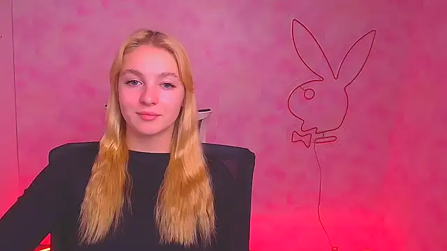Snapshot of Milka_kiss_ chatting on 20, 12, 2024 Milka kiss online show from 20, 12, 2024