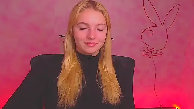 Snapshot of Milka_kiss_ chatting on 21, 12, 2024 Milka kiss online show from 21, 12, 2024