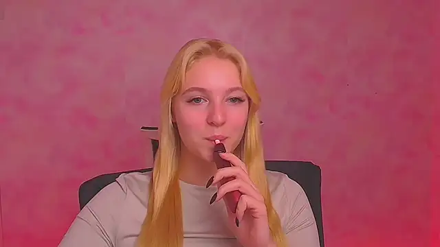 Snapshot of Milka_kiss_ chatting on 4, 1, 2025 Milka kiss online show from 4, 1, 2025