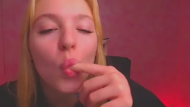 Snapshot of Milka_kiss_ chatting on 6, 1, 2025 Milka kiss online show from 6, 1, 2025