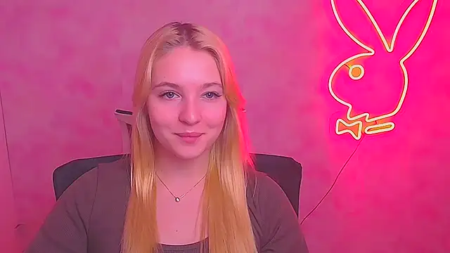 Snapshot of Milka_kiss_ chatting on 8, 2, 2025 Milka kiss online show from 8, 2, 2025