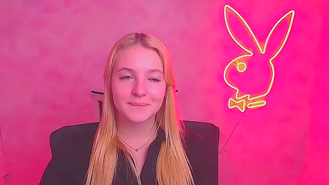 Snapshot of Milka_kiss_ chatting on 9, 2, 2025 Milka kiss online show from 9, 2, 2025