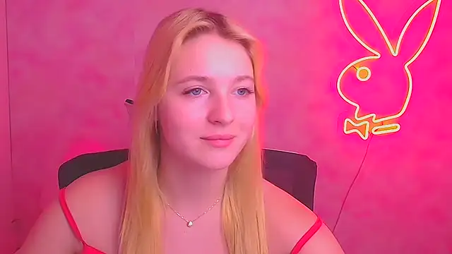 Snapshot of Milka_kiss_ chatting on 28, 2, 2025 Milka kiss online show from 28, 2, 2025
