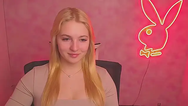 Snapshot of Milka_kiss_ chatting on 7, 3, 2025 Milka kiss online show from 7, 3, 2025