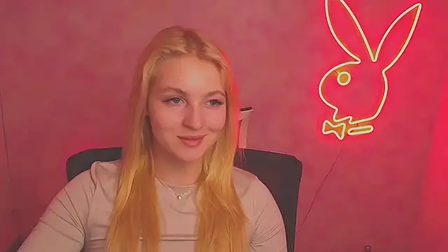 Snapshot of Milka_kiss_ chatting on 9, 3, 2025 Milka kiss online show from 9, 3, 2025