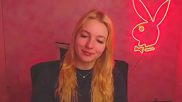 Snapshot of Milka_kiss_ chatting on 18, 3, 2025 Milka kiss online show from 18, 3, 2025