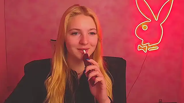 Snapshot of Milka_kiss_ chatting on 21, 3, 2025 Milka kiss online show from 21, 3, 2025