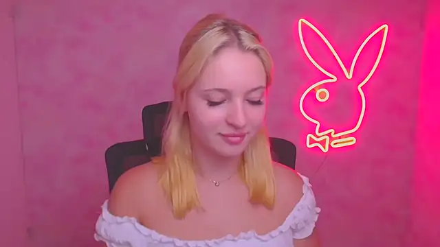 Snapshot of Milka_kiss_ chatting on 10, 9, 2025 Milka kiss online show from 10, 9, 2025