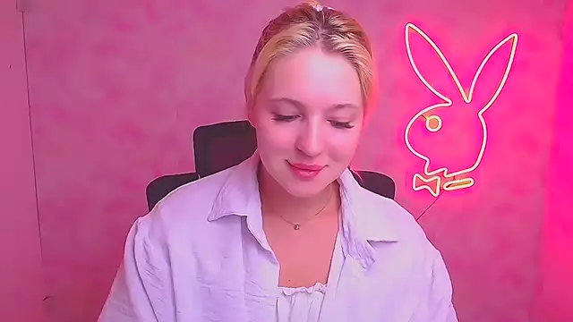 Snapshot of Milka_kiss_ chatting on 15, 9, 2025 Milka kiss online show from 15, 9, 2025