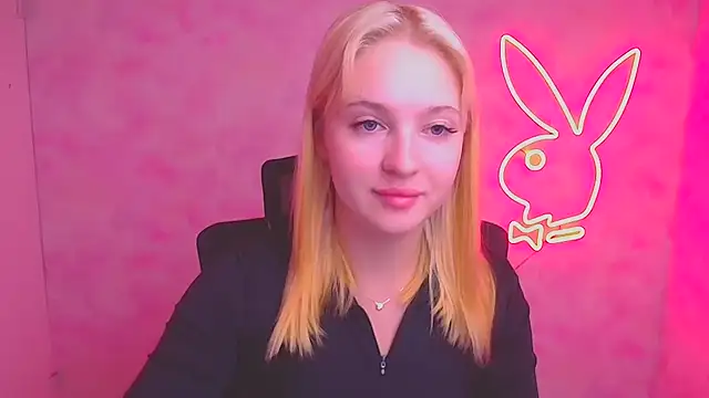 Snapshot of Milka_kiss_ chatting on 19, 9, 2025 Milka kiss online show from 19, 9, 2025