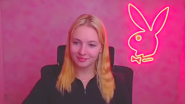 Snapshot of Milka_kiss_ chatting on 29, 9, 2025 Milka kiss online show from 29, 9, 2025