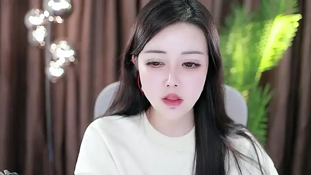 Qiaoqiao  online show from 19, 1, 2025