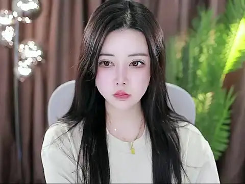 Qiaoqiao  online show from 28, 2, 2025