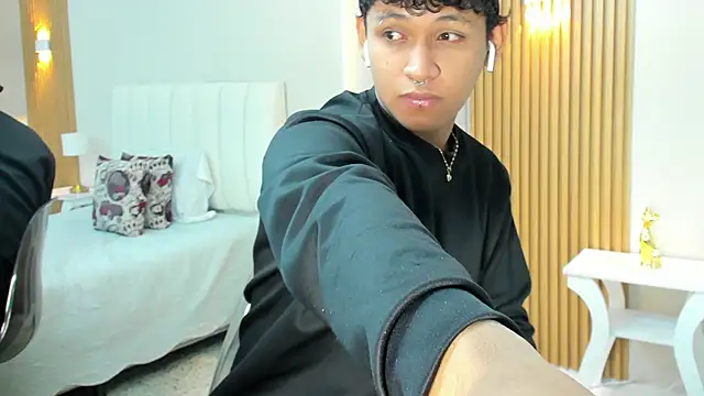 Snapshot of axel_ps chatting on 15, 10, 2025 axel ps online show from 15, 10, 2025