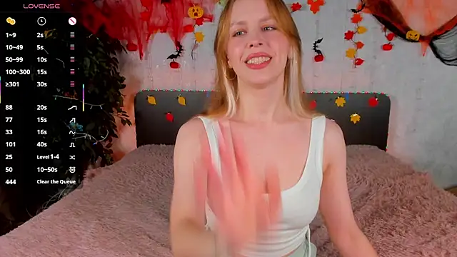  Sandra Tender  online show from 5, 11, 2025